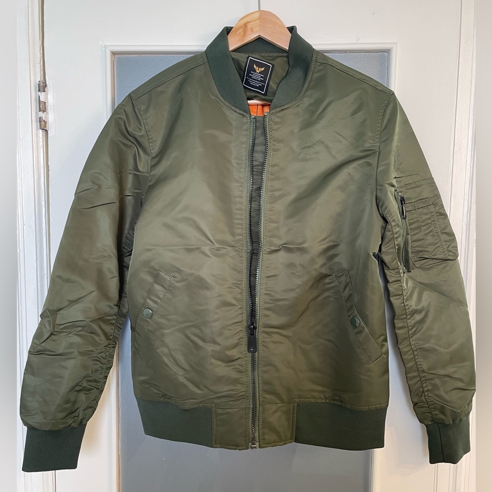 Dark green lightweight classic bomber jacket. Brand new, never worn.